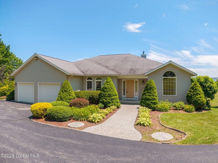 145 Edgewood Drive, Cobleskill, NY, photo 3