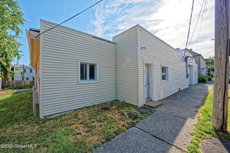 75 Jackson Avenue, Cohoes, NY, photo 3