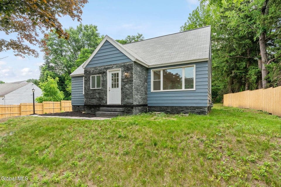 479 Albany Shaker Road, photo 1