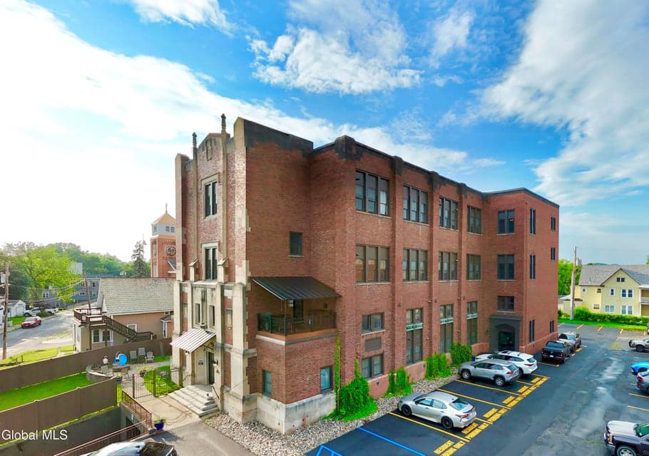 34 Williams Street, photo 1