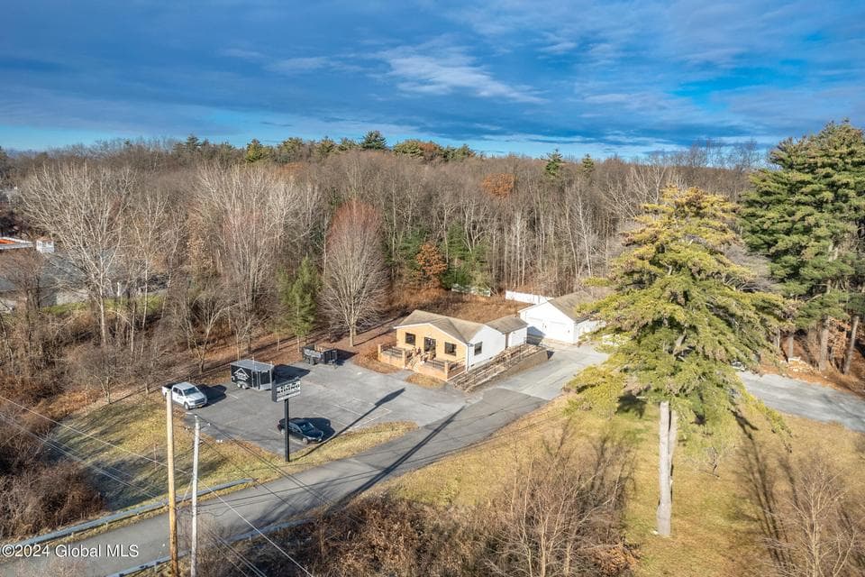 1525 Crescent Road, Clifton Park, NY, photo 2