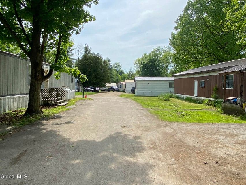 7965-7967 NY-5