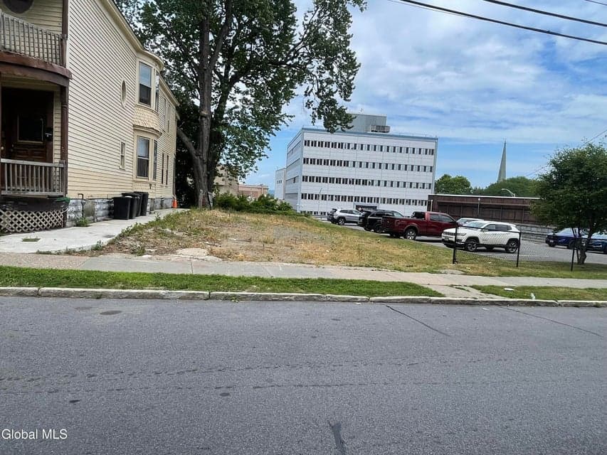 312 Georgetta Dix Plaza, Schenectady, NY, photo 2
