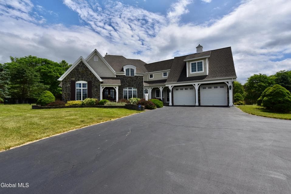 12 Indian Pipe Drive, North Greenbush, NY, photo 1