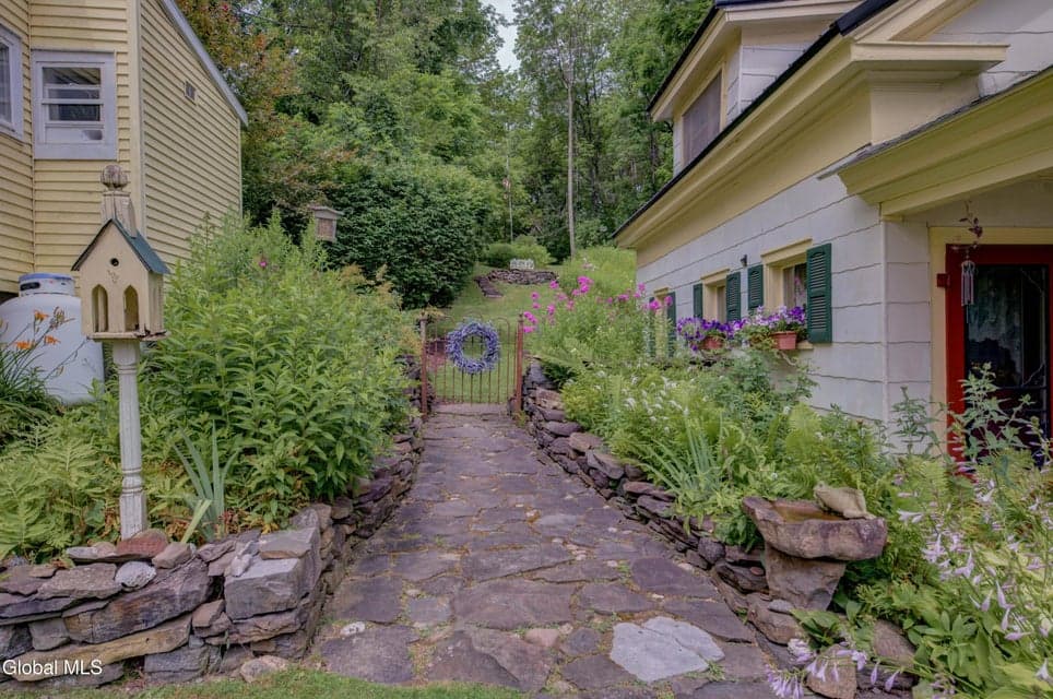 261 Summit Street, photo 4