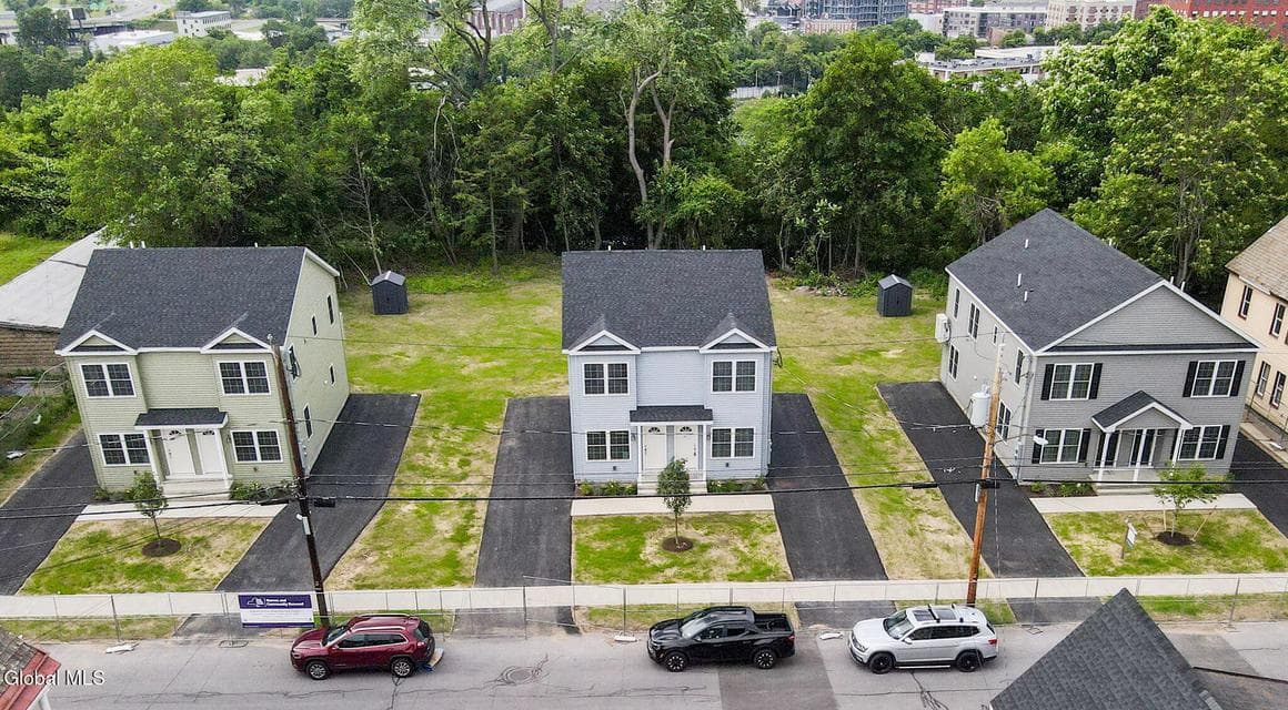 420 Summit Avenue, photo 3