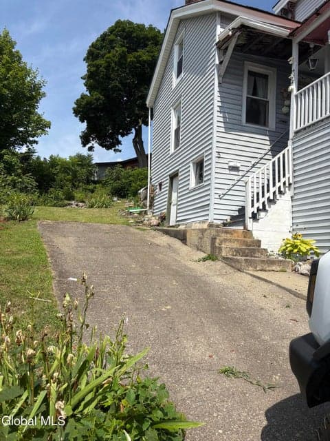 5 Spring Street, photo 3