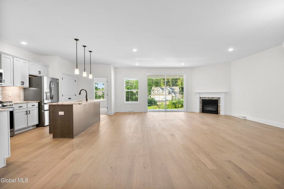 1D Brison Avenue, North Greenbush, NY, photo 4