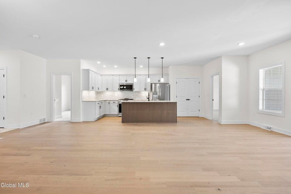 1D Brison Avenue, North Greenbush, NY, photo 5