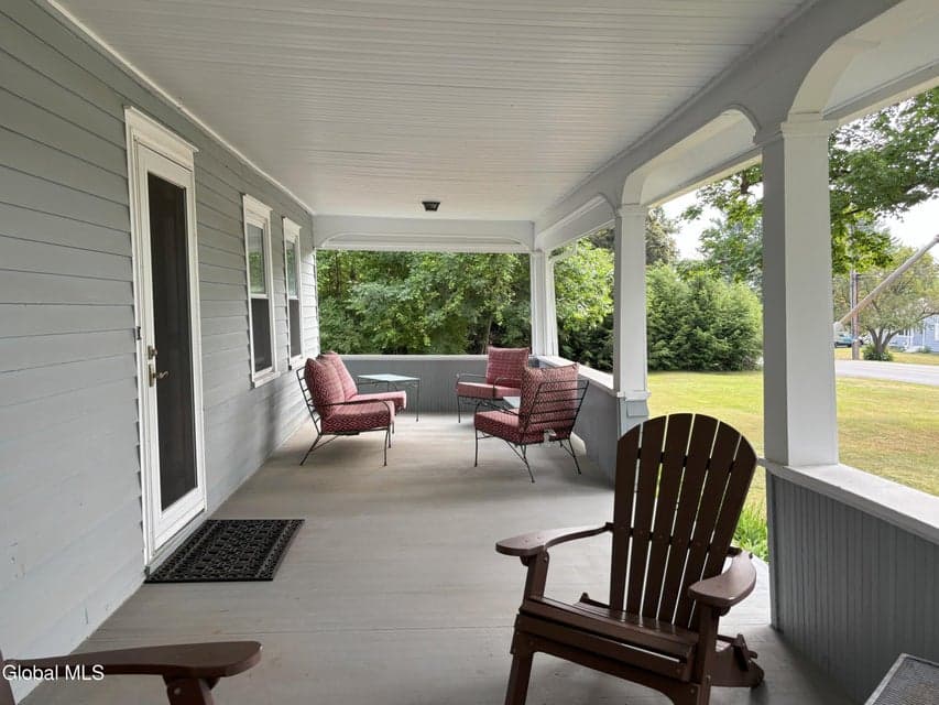 576 County Highway 102, photo 4