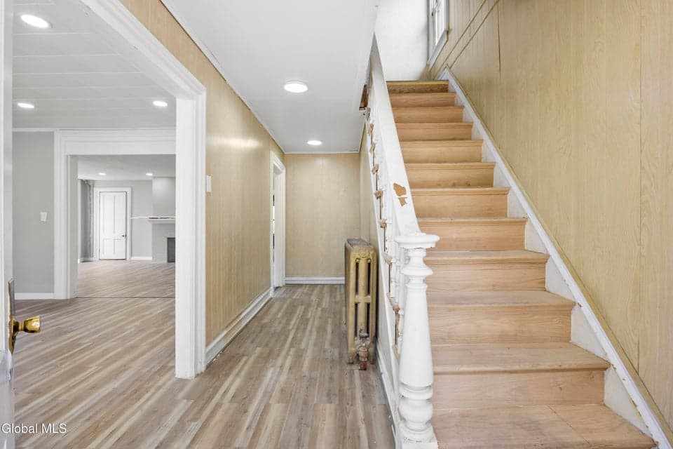 33 Maple Street, photo 4