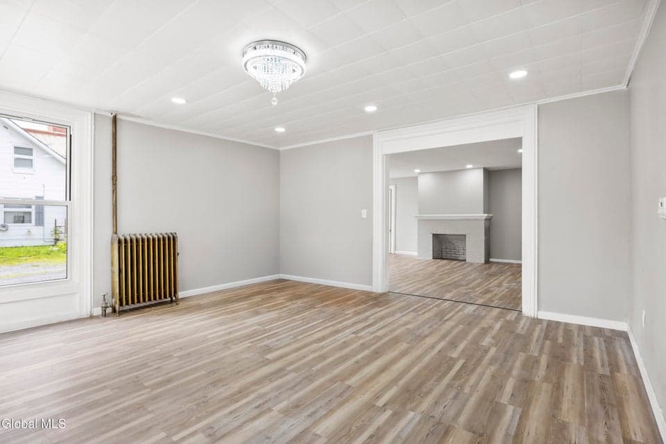 33 Maple Street, photo 5