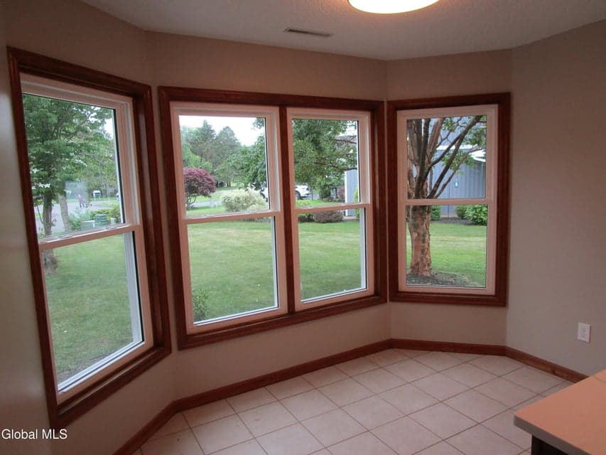 28 Wedgewood Lane, Guilderland, NY 12186, photo 5
