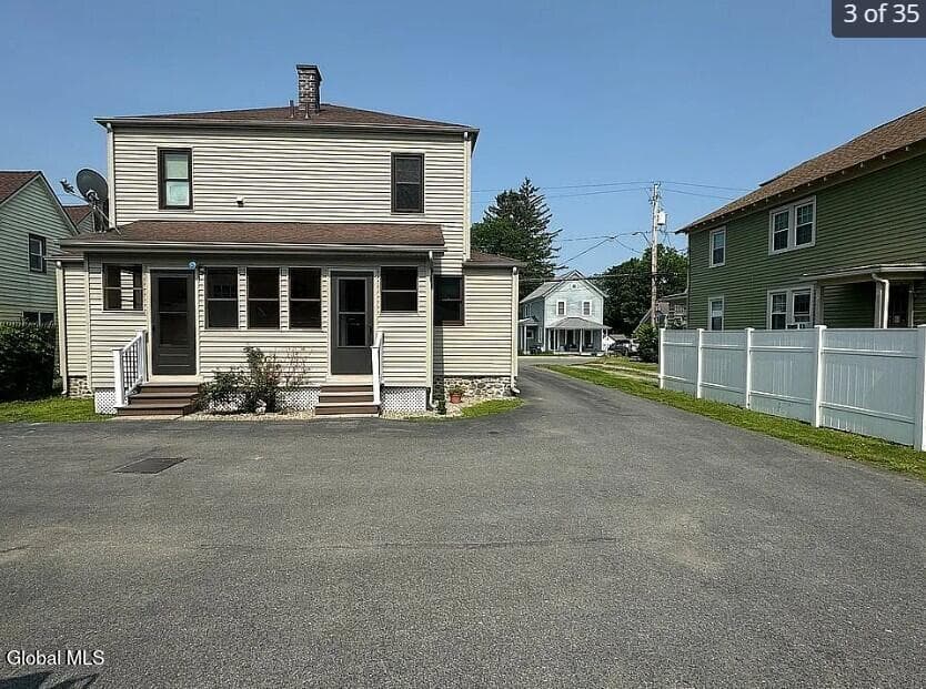 38 Elm Street, photo 3