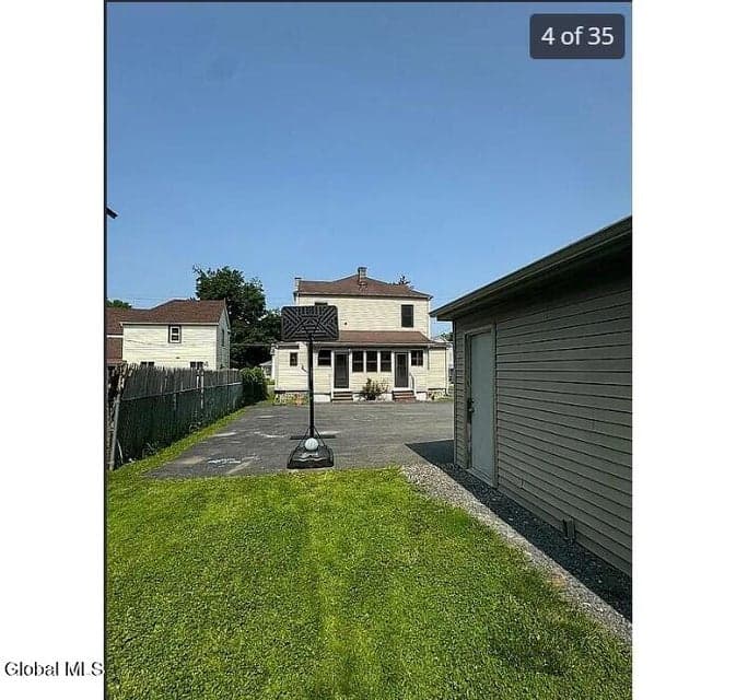 38 Elm Street, photo 5