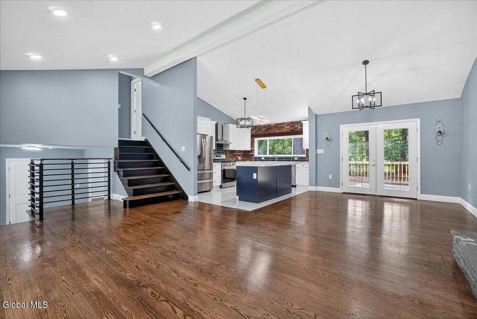 7 Colonie Avenue, photo 4