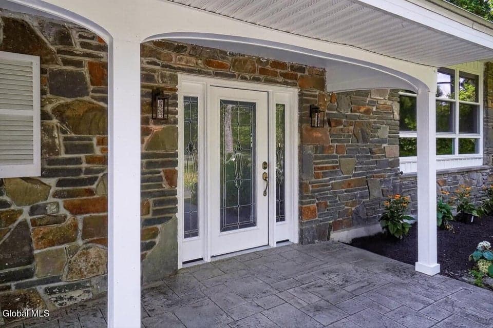 7 Colonie Avenue, photo 2
