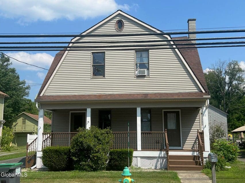 38 Elm Street, photo 1