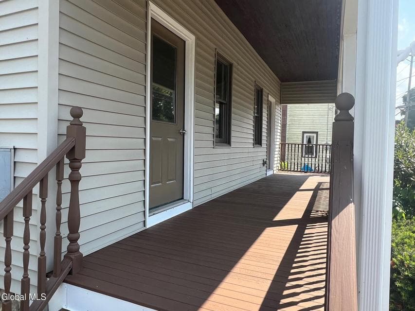 38 Elm Street, photo 2