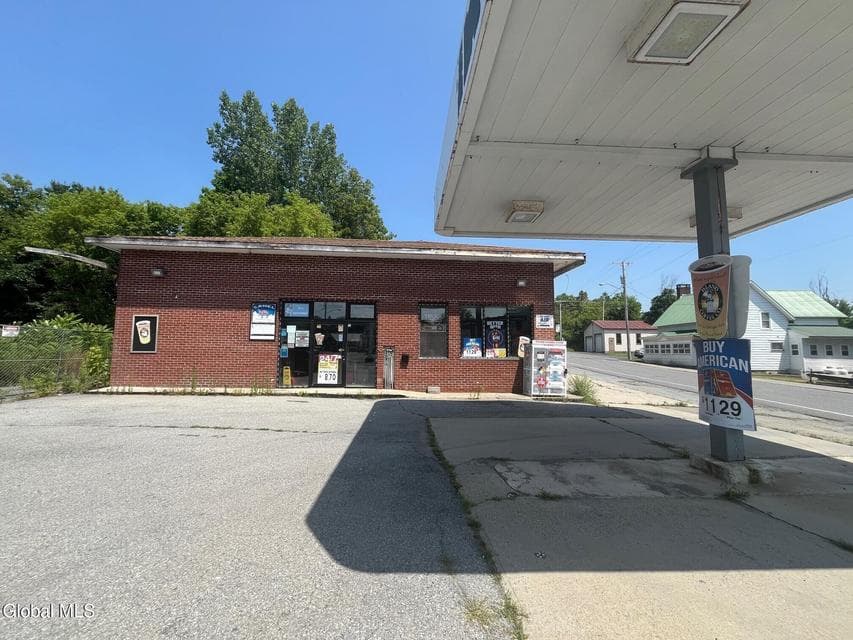 69 Montcalm Street, Ticonderoga, NY, photo 3