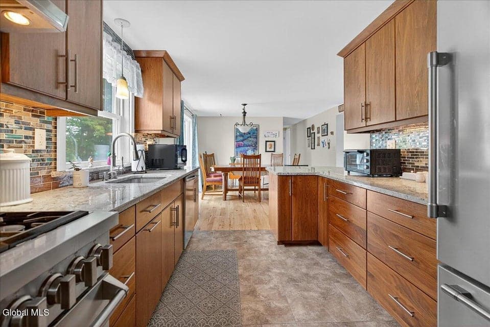 354 Morrow Road, Amsterdam, NY, photo 3