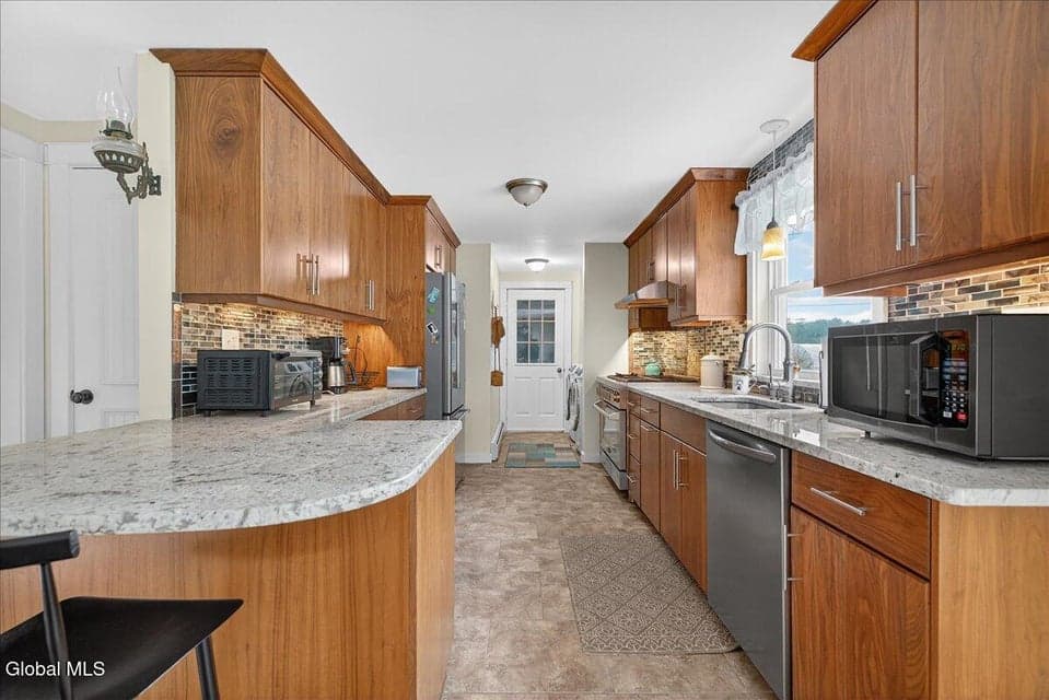 354 Morrow Road, Amsterdam, NY, photo 5