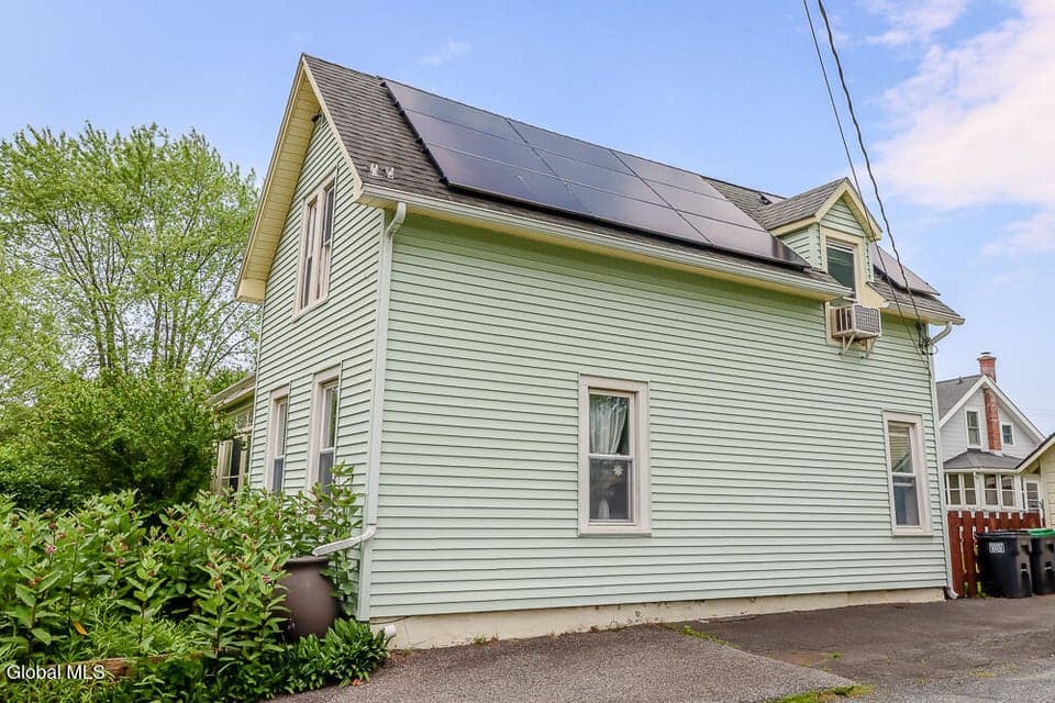 91 Green Avenue, photo 3