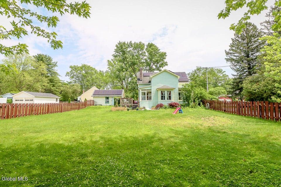 91 Green Avenue, photo 4