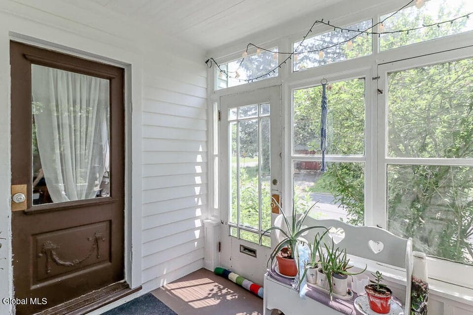 91 Green Avenue, photo 5