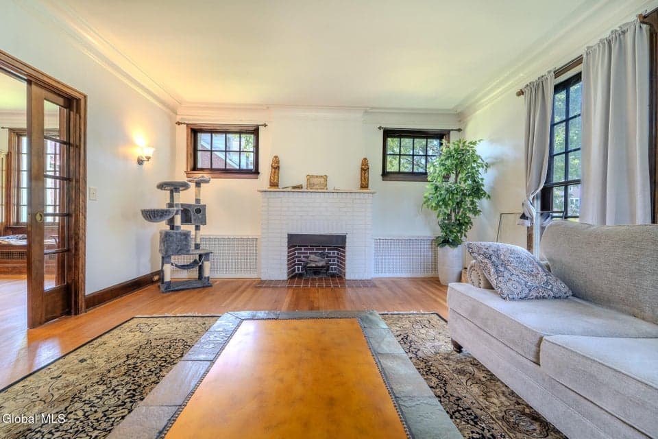 716 Western Avenue, photo 3