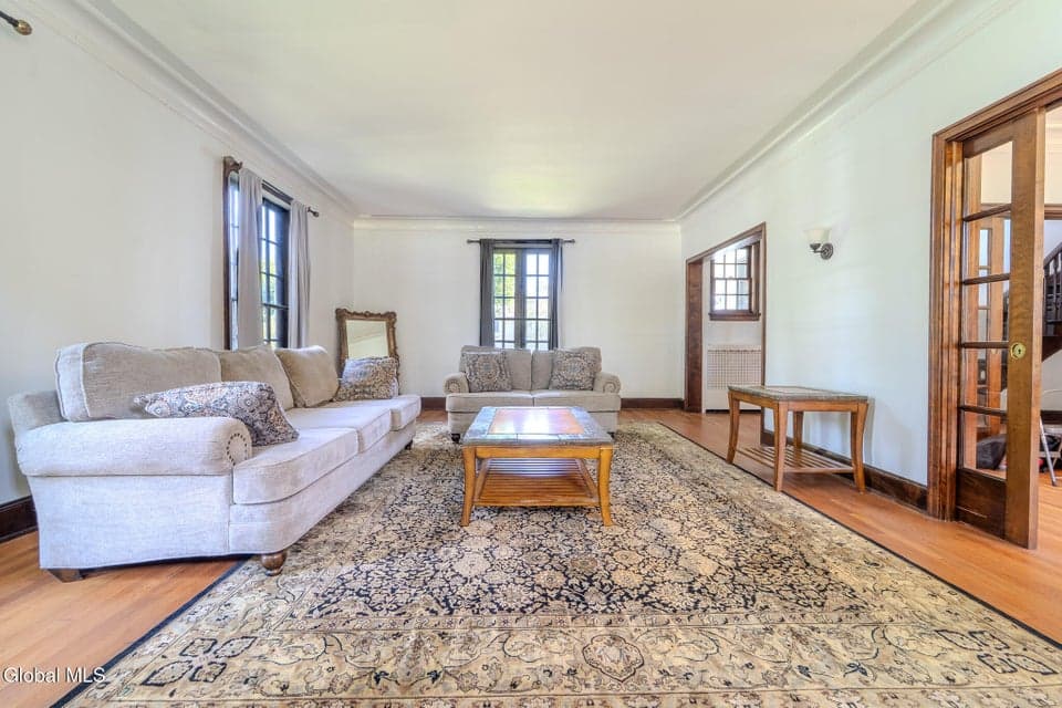 716 Western Avenue, photo 4