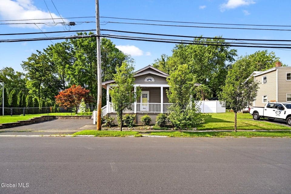 179 Vliet Boulevard, photo 1