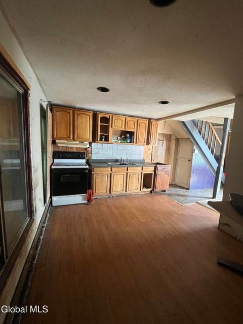 317 Sherman Street, photo 2