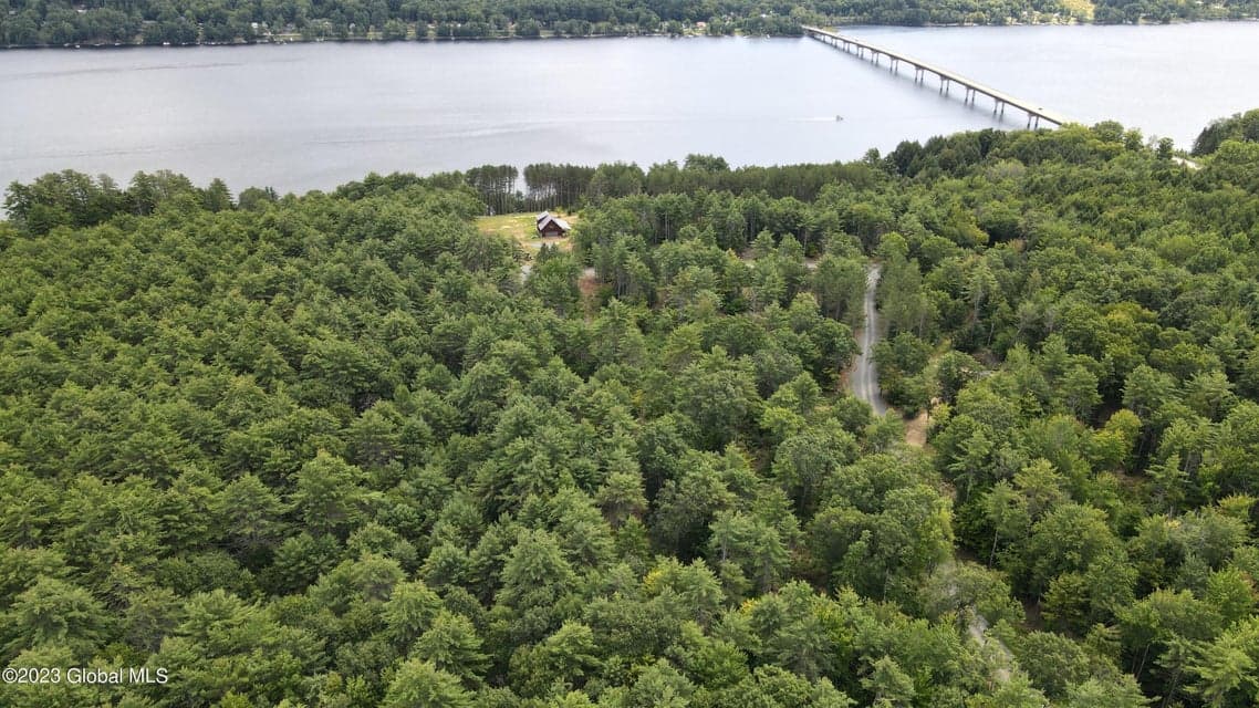4 Adk Acres prvt. Road, photo 3