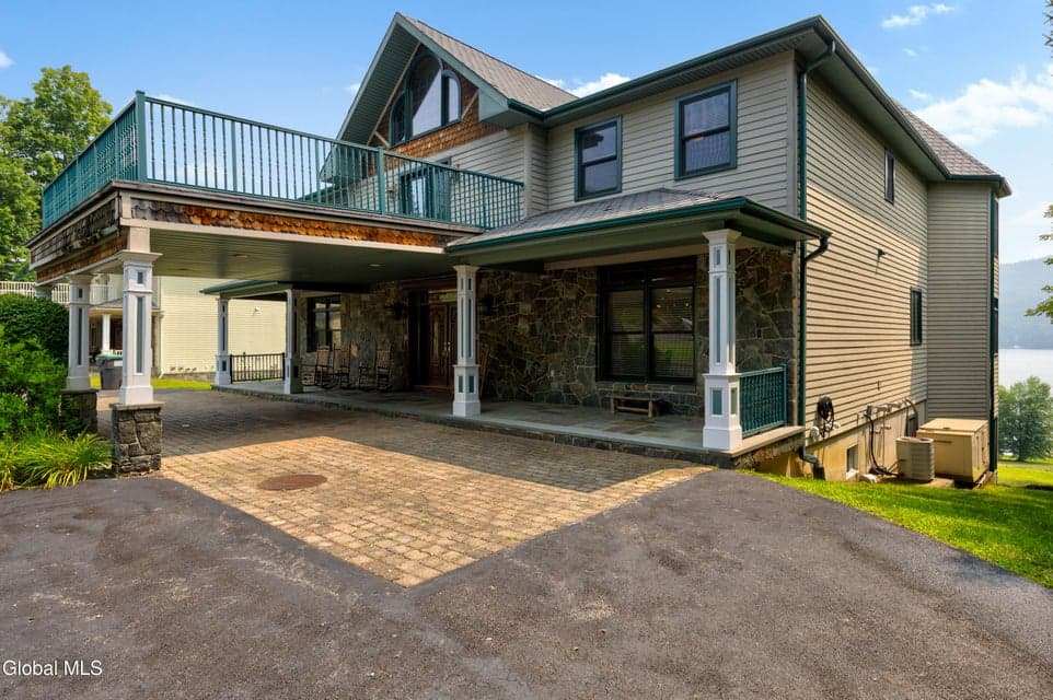 2988 Lakeshore Drive, photo 3