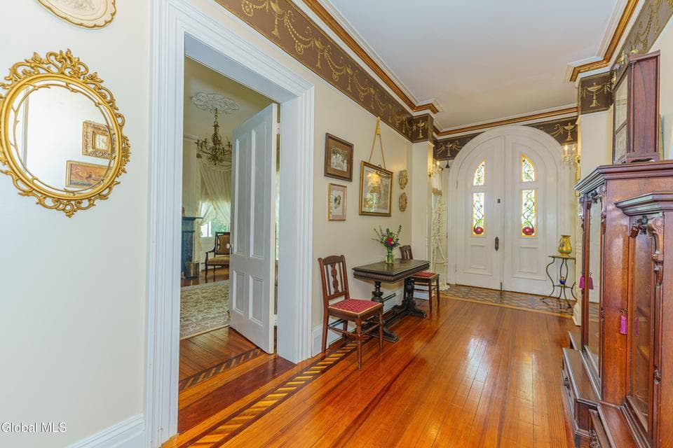 1110 River Road, photo 3