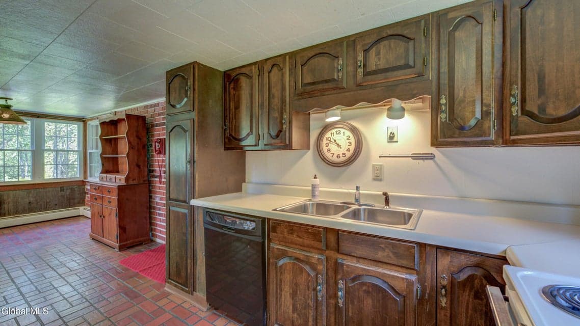 124 Lily Lake Road, photo 5