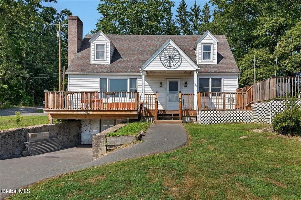 16 Pine Avenue, photo 2