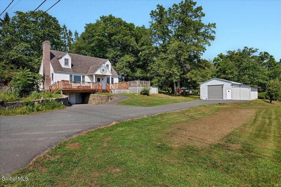 16 Pine Avenue, photo 3