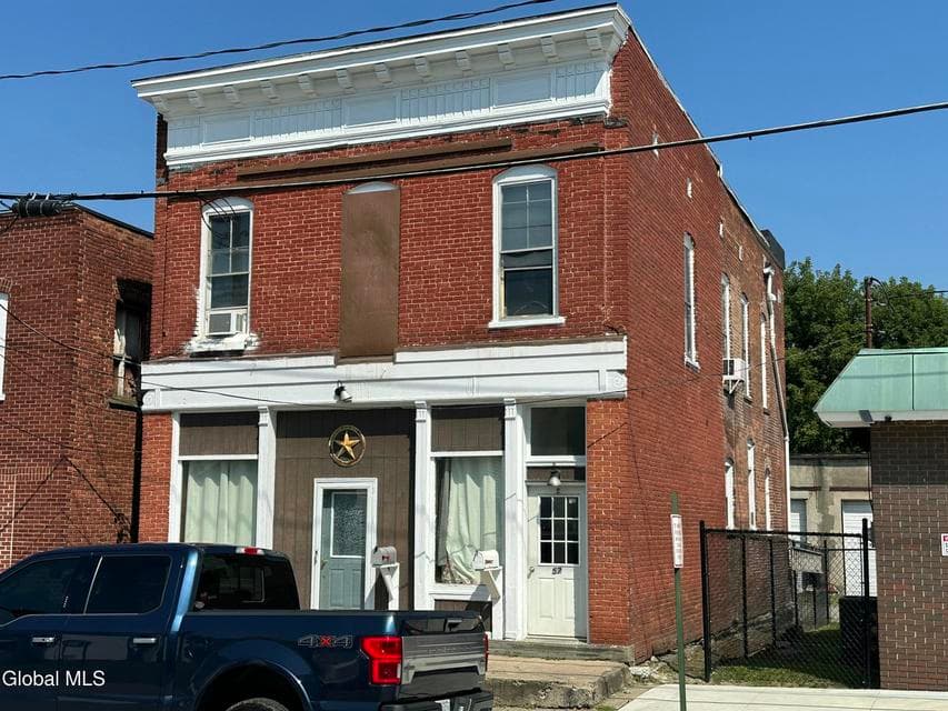 57 Elm Street, photo 1