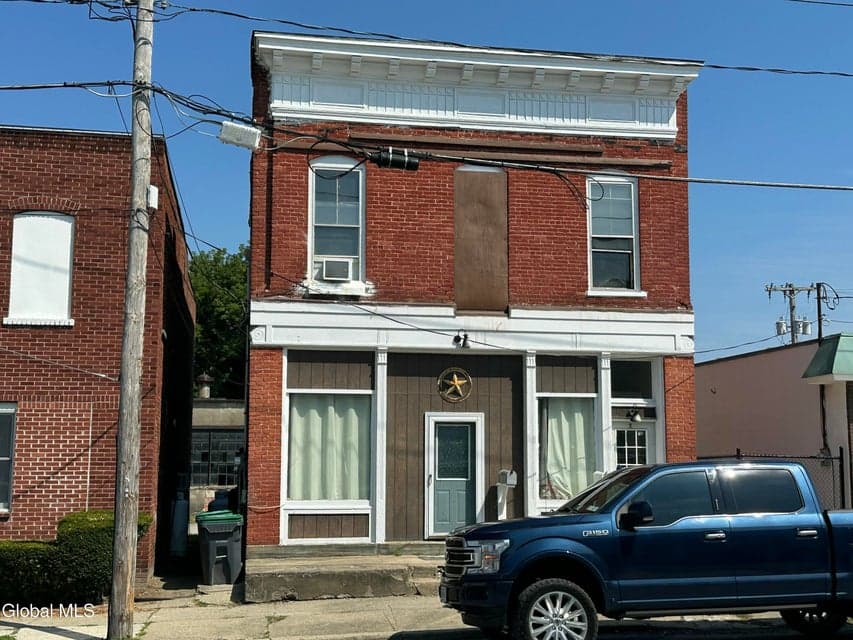 57 Elm Street, photo 2