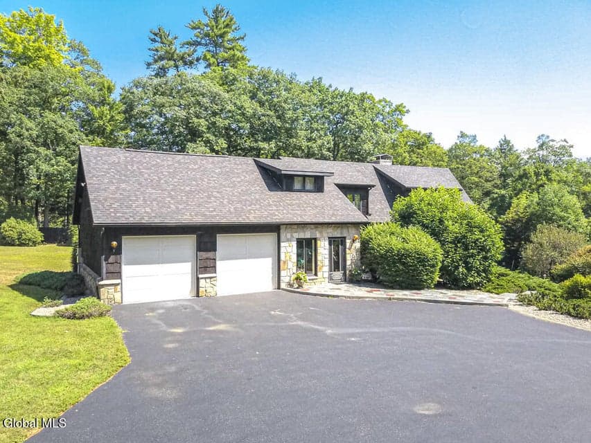 4474 Lake Shore Drive, photo 3