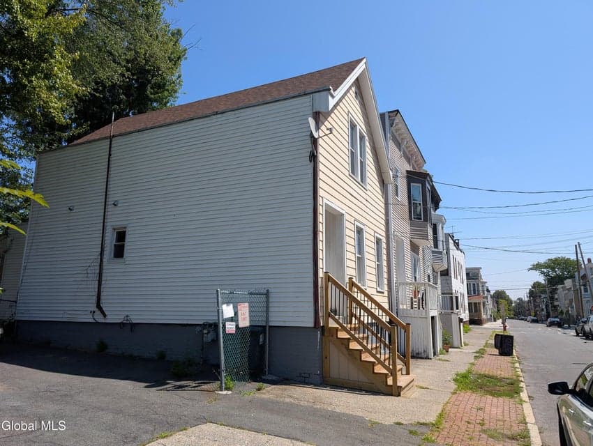371 1st Street, photo 2