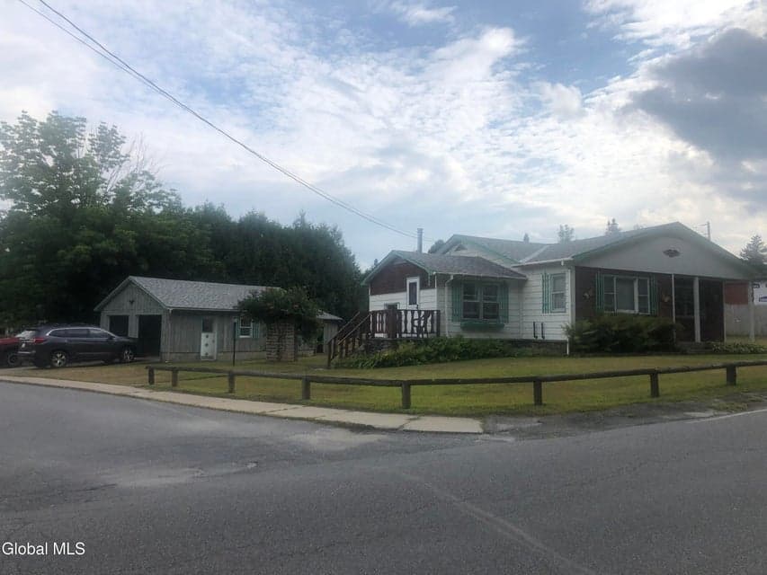 107 Champlain Drive, photo 5