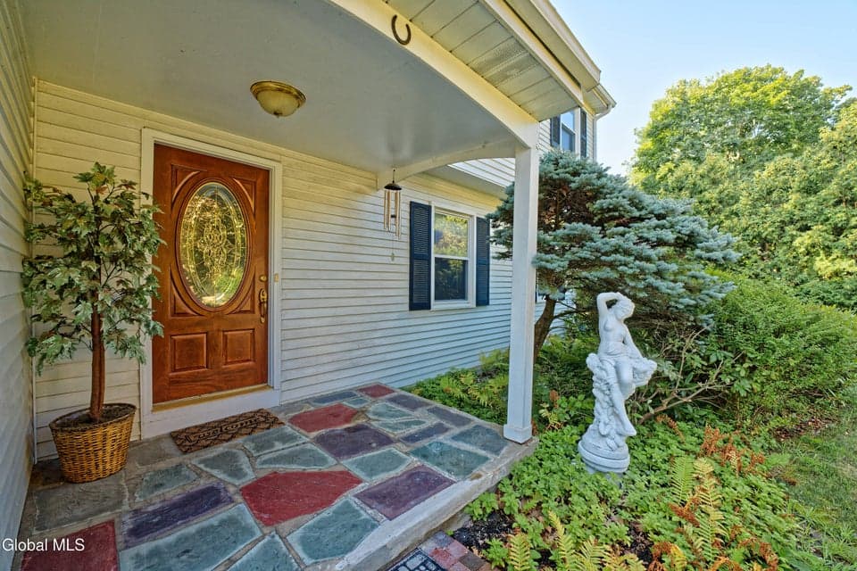 12 Lynnwood Drive, photo 4