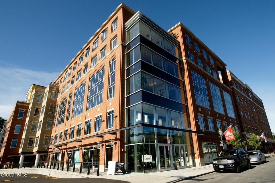 18 Division, photo 1
