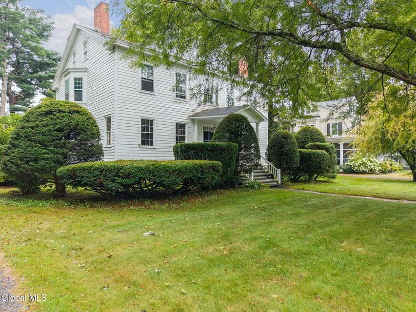 79 W High Street, photo 1