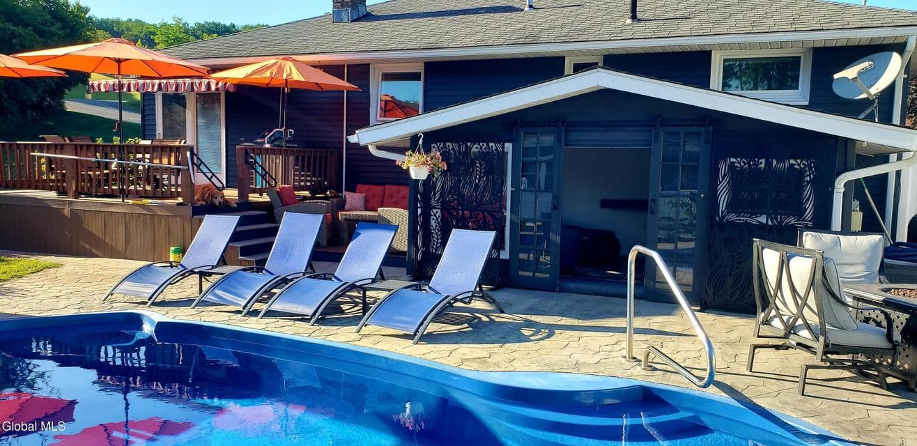 41 Lee Avenue, Gloversville, NY, photo 3