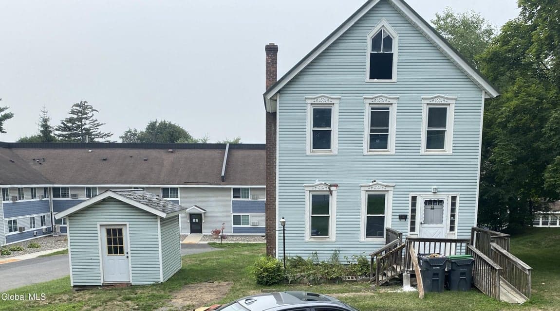 45 6th Street, photo 1