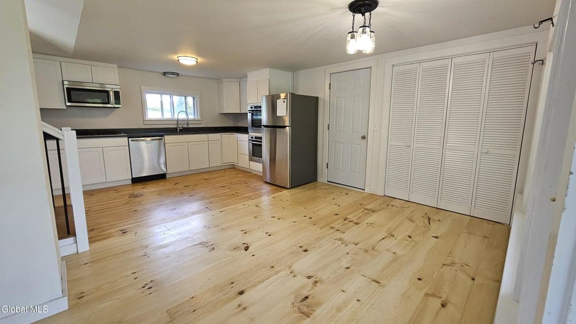 116 Tipple Rd, photo 4